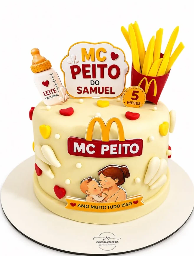 Bolo amarelo de mesversário de cinco meses, personalizado com o nome Samuel